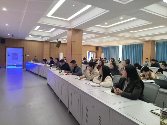 改革聚力促发展  奋楫笃...